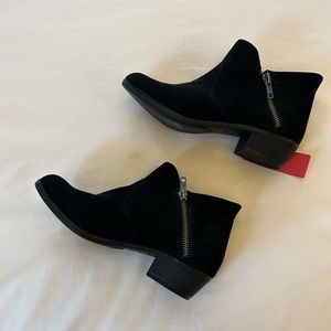 Women’s black boots